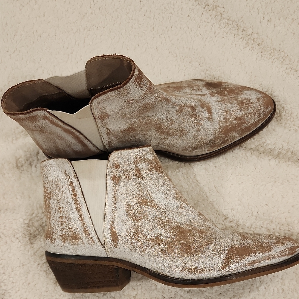 Diba Women's Ankle Boots - Cream and Brown Distressed Sz 6.5 - PRE-LOVED